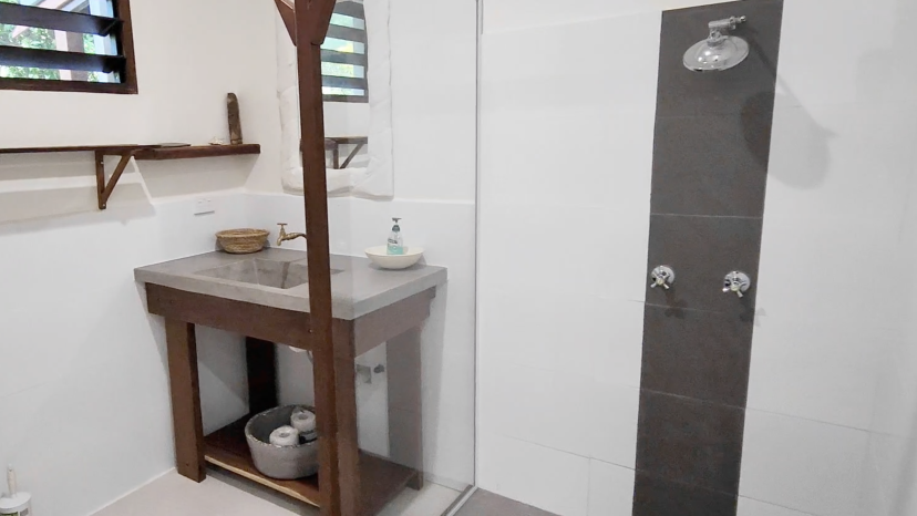 Versatile Lifestyle & Income Opportunity in Havannah