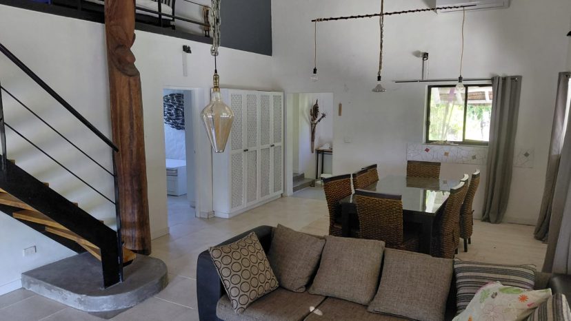 Mele Bay - Peace, Privacy & Country Cottage Charm