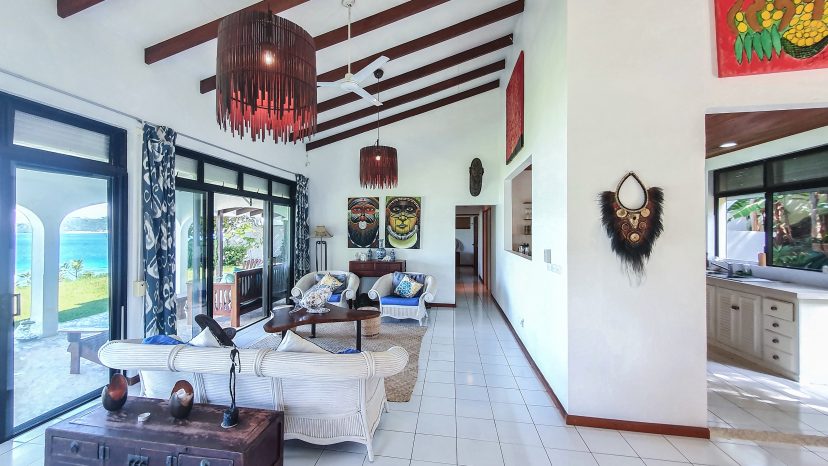 An Enviable Island Lifestyle with Panoramic Harbour Views