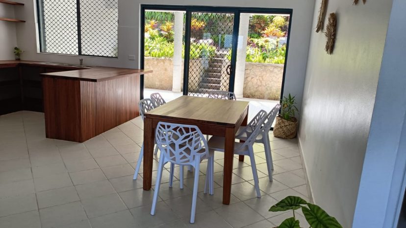 Spacious 3-Bedroom Apartment with Courtyard in Elluk, photo 2 of 10