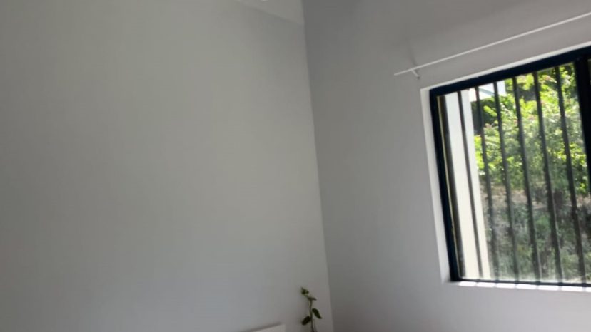 Spacious 3-Bedroom Apartment with Courtyard in Elluk