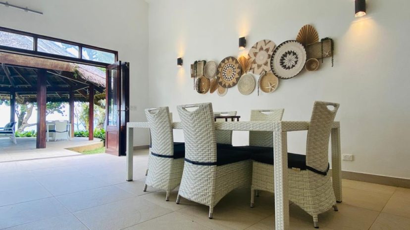 The Pinnacle of Tropical Elegance and Serenity!