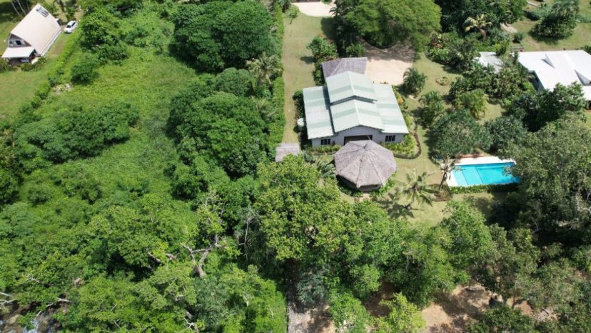 The Pinnacle of Tropical Elegance and Serenity!