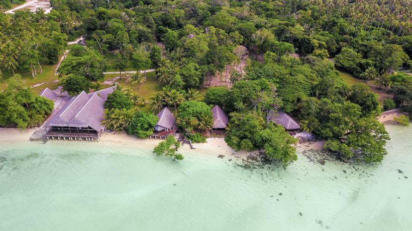 Where the River Meets the Sea - Coastal Paradise in Santo