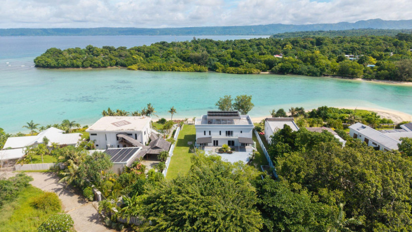 Beachfront Bliss, Big Spaces and Breathtaking Views – Paradise Point